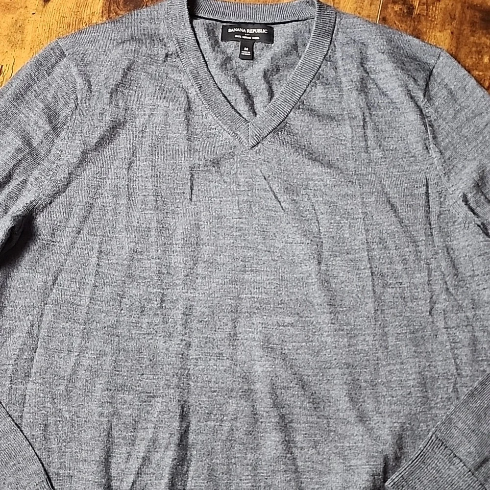 BANANA REPUBLIC | Men's 100% Merino Wool Heather Gray V-Neck Neutral Sweater | M